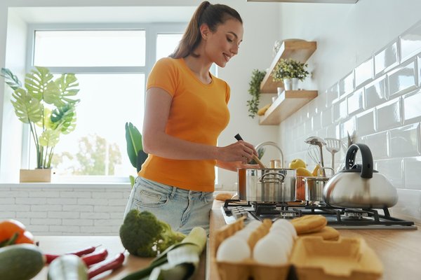 Comment utiliser efficacement un livre de recettes pour préparer des repas délicieux et variés à la maison ?