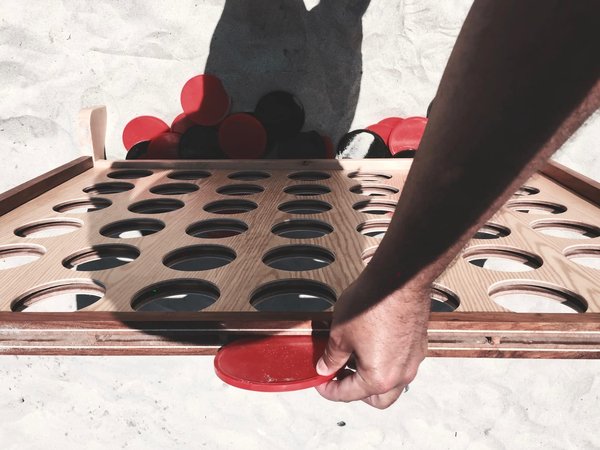 Jeux de société géants : divertissement ludique en plein air